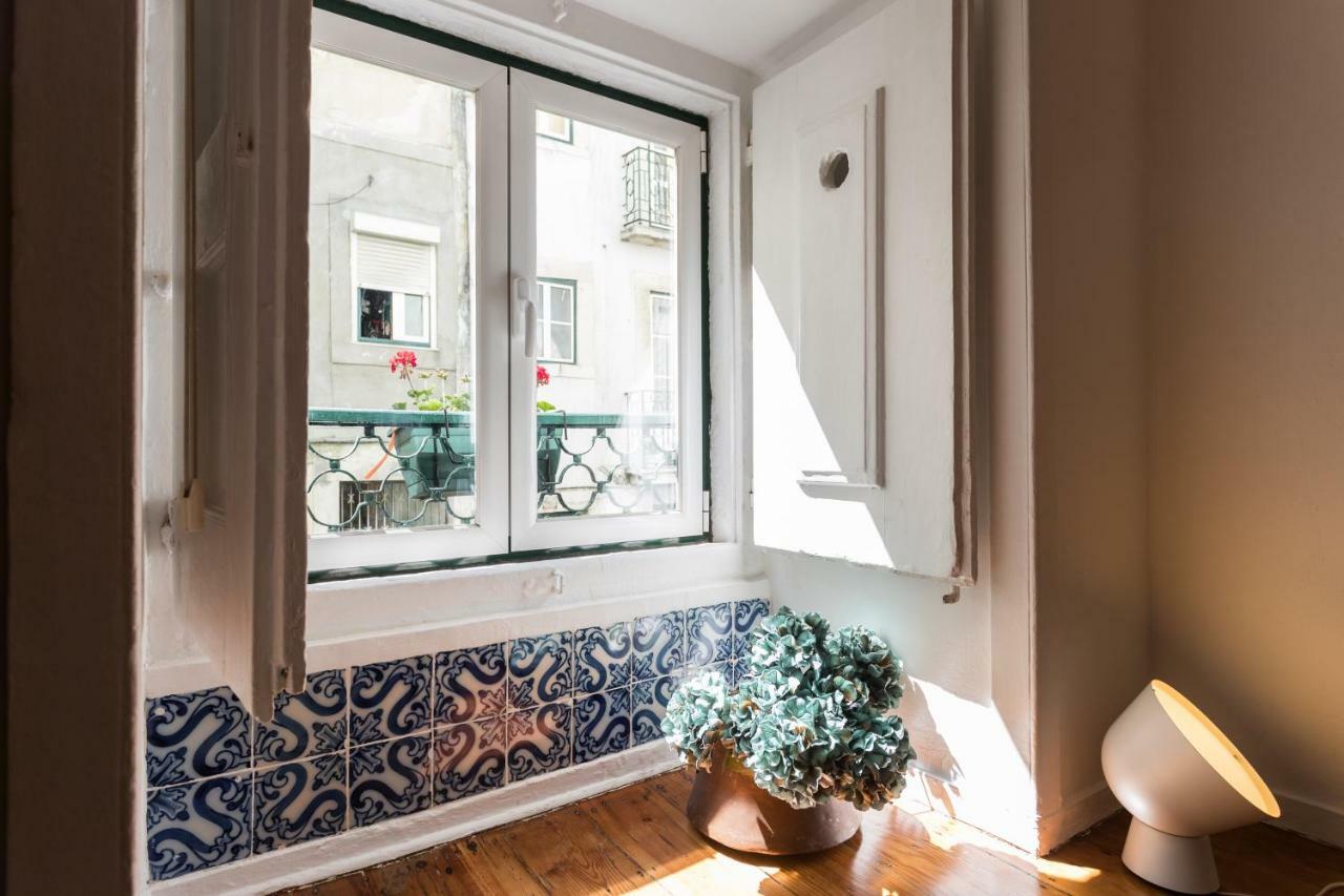 Charming Apartment Travessa Do Alcaide Лиссабон Экстерьер фото